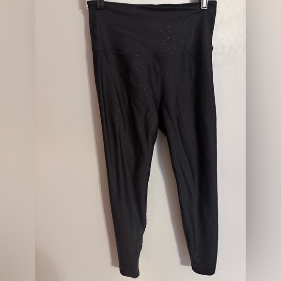 Beyond Yoga ALLOY OMBRE Midi Yoga Leggings – Black Foil Speckle - Picture 3 of 12